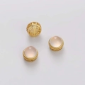 Detalle de cuentas huecas doradas y gemas rosa translúcidas para crear joyería - Redondo Pequeño Calado con Vidrio Blanco Incrustado / 10mm (1 Pieza) / Dorado