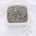 Anellini aperti argentati per gioielli fai da te in una ciotola di ceramica bianca - 0.5x3mm (50 Pezzi/Confezione) / Placcato Platino