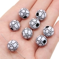 Perle di calcio in acrilico con motivi a stelle per gioielli fai da te e catene - Stile Calcio (Circa 12 mm) / Set da 30 / Bianco con stelle