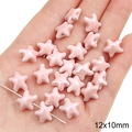 Roze ster keramische kraal 12x10mm voor DIY sieraden maken getoond op een hand - Roze Zeester / 12x10mm