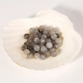 Perles rondes en acrylique à texture de marbre gris et trou central pour création de bijoux - Gris clair