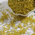 Gele 2mm glazen bugle kralen voor handgemaakte sieraden en kledingaccessoires - H-Buis 2mm (15g/Verpakking, Ca. 700 Stuks) / Citroengeel
