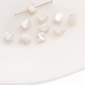 Perles en nacre blanche naturelle en forme de chat pour la création de bijoux artisanaux - Env. 6x7mm / Tête de Chat Trou Vertical Coquille Blanche / 1 Pièce