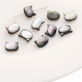 Perles en nacre naturelle en forme de chat pour bijoux avec finition irisée - Env. 8x10mm / Tête de Chat Trou Vertical Coquille Noire / 1 Pièce