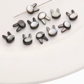 Perles irrégulières en nacre noire en forme de lapin avec reflets irisés pour bijoux DIY - Environ 7x9mm / Tête de Lapin Trou Vertical Coquille Noire / 1 Pièce