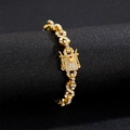 Dettaglio del bracciale a catena cubana dorata con zirconi incastonati e riflessi - Bracciale Oro 8inch (20cm)
