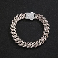 Dettaglio catena cubana 12mm con strass rettangolari rosa e chiusura tempestata di diamanti - Bracciale Rosa Colore Argento / 20cm