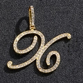 Vue détaillée d'un pendentif lettre dorée de style cursif orné de cristaux blancs brillants - Or Initiale X