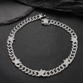 Dettaglio della catena cubana argento con strass scintillanti e accenti di stelle - Stile Bracciale Corto / Stile Pentagramma (144)