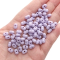 Perline a doppia asola color lavanda in acrilico per gioielli fai-da-te in mano - 8x5mm (Foro circa 1mm) / Viola