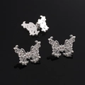 Schmetterling Anhänger aus Silberlegierung für DIY-Schmuck mit hohler Flügelstruktur - Schmetterling Design / 18x14mm / Silber