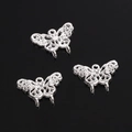 Drei silberne Schmetterlingsanhänger aus Legierung für DIY Schmuckherstellung - Schmetterling Design / 18x14mm / Silber
