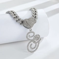 Collier Cuban Link argenté glacé avec pendentif cœur et lettre G en pierres brillantes - Lettre G Argentée