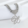 Collier chaîne gourmette argentée avec maillon cœur et grand pendentif lettre U serti de strass - Lettre U Argentée