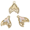 Gouden walvisstaart hanger met iriserende inleg en sprankelend sterdetail - Walvisstaart (Goud & Wit Glas)