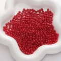 Gepolijste rode glaskralen in een witte kom voor DIY sieraden maken en armbanden - 2x4mm Gat Ongeveer 1mm / 30 Stuks/Pak / Rood