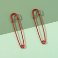 Auffälliges rotes Sicherheitsnadel-Accessoire mit glatter Metall-Lackierung - 13x40mm / Rot