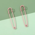 Minimalistische matt-rosa übergroße Sicherheitsnadeln mit lackiertem Metall-Finish - 13x40mm / Rosa
