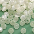 2-4mm hellgrüne Katzenauge Glasperlen mit Seidenstreifen für DIY-Schmuckherstellung - Hellgrüner Samtstreifen (Stil 38)
