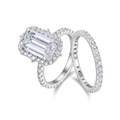 Detail eines Ehering-Sets mit Moissanit im Smaragdschliff und Halo-Effekt aus Sterling Silber - US Größe 5 / Zweiteiliges Set / Smaragdschliff Moissanit Stil (R15506)