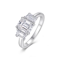 Bague trois pierres avec moissanite taille émeraude et anneau en argent poli - Style Trois Pierres Taille Émeraude (R15517)