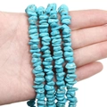 Brins de perles en turquoise synthétique bleu-vert avec des veines brunes naturelles - Gravier / 8-10mm (38cm/Paquet) / Bleu ciel