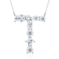 Makro-Detail der silbernen T-Buchstaben-Halskette mit mehrfach geschliffenen Moissaniten - T-s925 Sterling Silber Anhänger Mit Vollständiger Moissanit-einlage (gra-zertifikat Inklusive)