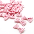 Roze en wit geblokte mini DIY-strikjes voor haarspeldjes en handgemaakte accessoires - Lichtroze