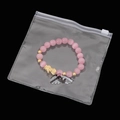 Rosa mattes Perlenarmband mit goldenem Pixiu-Anhänger in einem PVC-Druckverschlussbeutel - 13x13cm (10 Stück/Packung)