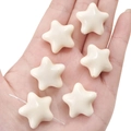 Cuentas de acrílico blanco crema en forma de estrella para joyería DIY con acabado brillante - 23x22mm Agujero Aprox 2mm 2 Piezas/Paquete / Beige