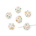 Detailansicht handgefertigter Glasblumenperlen für DIY-Schmuck mit weißen Blüten - 12mm (1 Stück) / Gebrochenes Weiß