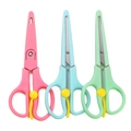 Dettaglio di forbici di sicurezza colorate per bambini con cappucci e design a molla - Stile Colori Misti Casuali