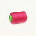 Vivace filo per cucire in poliestere rosso rosa su rocchetto di plastica verde per casa - Circa 300m (1 Pezzo/Confezione) / Rosso Rosa