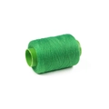 Spola di filo per cucire in poliestere verde per cucito a mano e macchina su sfondo bianco - Circa 300m (1 Pezzo/Confezione) / Verde Vegetale