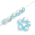 Perla di vetro cava dipinta a mano con macchie blu e strisce a spirale nere per gioielli - Serie Blu Chiaro / 14mm