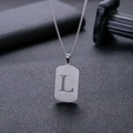 Minimalistische zilveren roestvrijstalen ketting met een hol uitgesneden letter L hanger - Letter L Hol Ontwerp (HP0046SL)