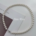 Classic white pearl necklace with 8mm round pearls and 40cm silver clavicle chain - 40cm / 8mm Bead Diameter / White