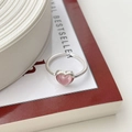 Dettaglio pietra rosa a cuore su anello regolabile in argento S925 per donna - Aperto Regolabile / Cuore Rosa (Pietra Occhio di Gatto Sintetica)