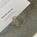 Minimalistischer goldener S925 Silberring im Bambus-Design auf einer weißen Karte - Einstellbar Offen / Gold