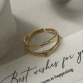 Detailansicht der S925-Punze auf minimalistischem, vergoldetem Doppelring mit Zirkonia - Einstellbar Offen / Gold