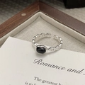Nahaufnahme des S925 Silber Rings mit schwarzem Achat im Schweinenasen Design - Einstellbar Offen / Schwarzer Achat