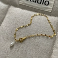 Détail de la chaîne à maillons cœur en argent S925 avec pendentif perle d'eau douce - Argent 925 / Or