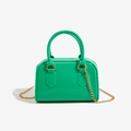 Détail du sac gelée en PVC vert citron avec une élégante bandoulière en chaîne dorée - 180*90*130mm / Vert