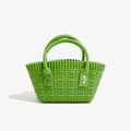 Vibrant grüne gewebte Jelly-Handtasche mit runden Griffen und schicken Metallnieten - Grün