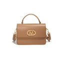 Elegante bolso bandolera cuadrado caqui con detalle de hebilla metálica M dorada - Camel