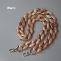 Dettaglio catena a lisca di pesce in acrilico rosa nude da 85cm con chiusure argentate - 85cm / Beige