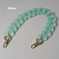 Detalle de cadena de resina acrílica mate verde menta de 45cm con cierres dorados - 45cm / Verde Claro