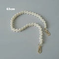 Detail van 63cm parelmoeren tasriem met crèmewitte kralen en gouden kreeftsluitingen - 63cm