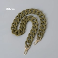 Detalle de cadena para bolso 80cm verde oliva en resina mate con cierres de metal oro - 80cm / Verde