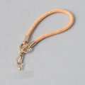 Détail d'un cordon de téléphone tressé coloré avec fermoir doré et patch transparent - Mix Orange Jaune Rose (Style 16)